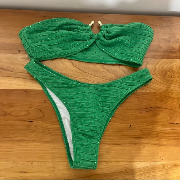 Women’s 3 Piece Bikini Set Bandeau Top, Thong Bottom & Cover Up Size Medium - Picture 2 of 8